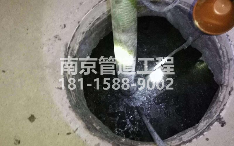 216金典清理化粪池